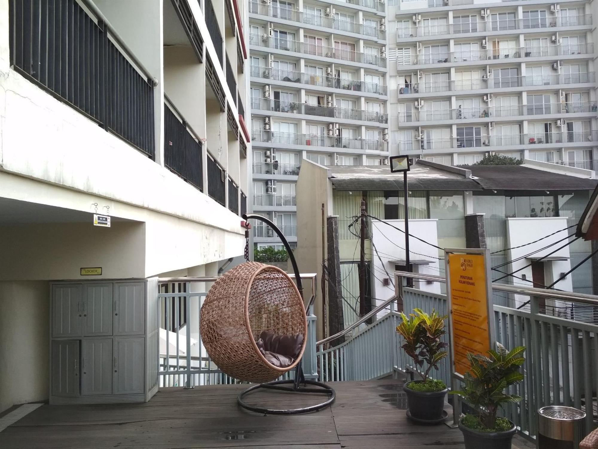 Simply And Comfy Studio Room Apartment Beverly Dago By Travelio Бандунг Экстерьер фото