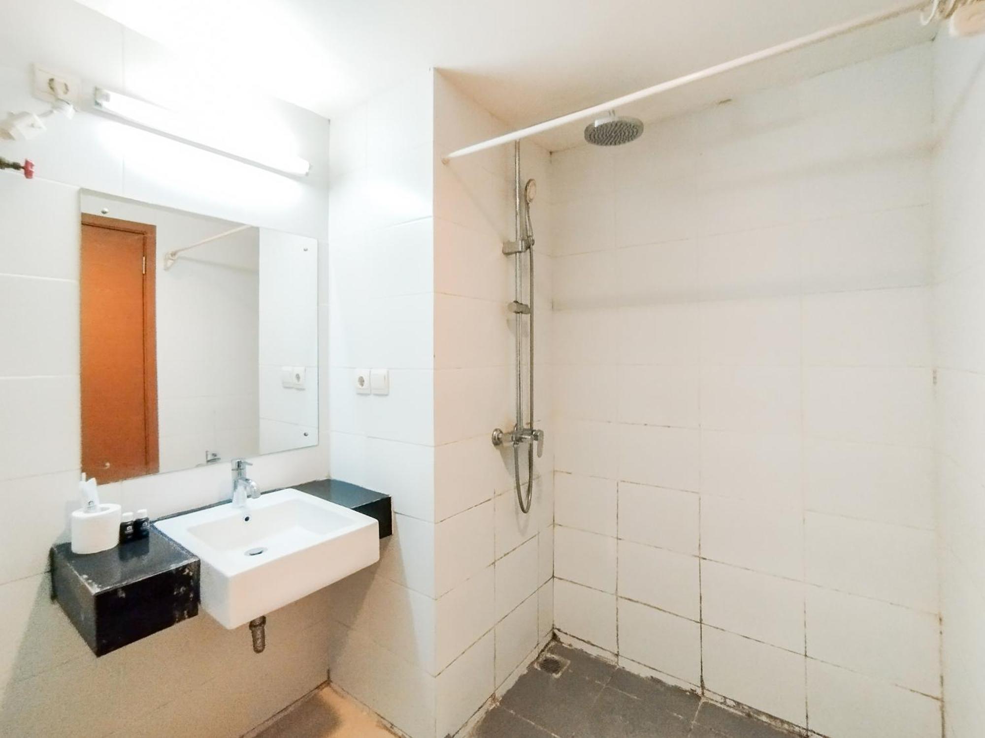 Simply And Comfy Studio Room Apartment Beverly Dago By Travelio Бандунг Экстерьер фото